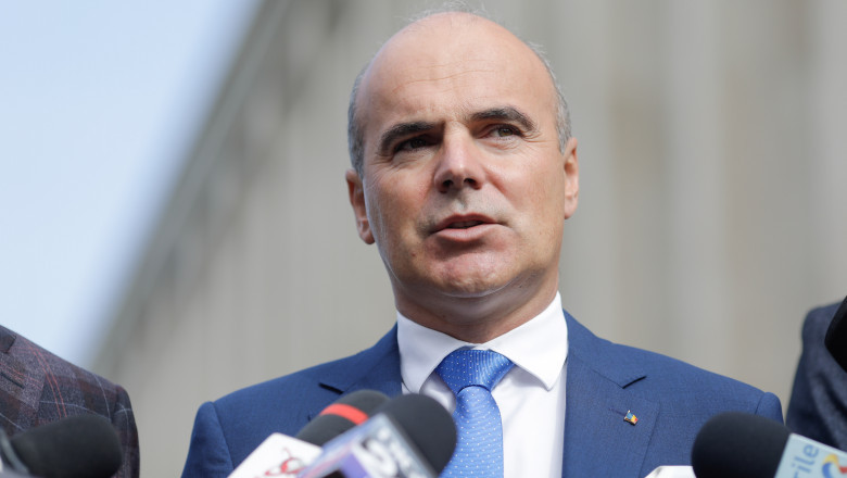 Ce ar achiziționa Rareș Bogdan cu 100 de lei: Invidia liderului PNL față de pemierul Marcel Ciolacu