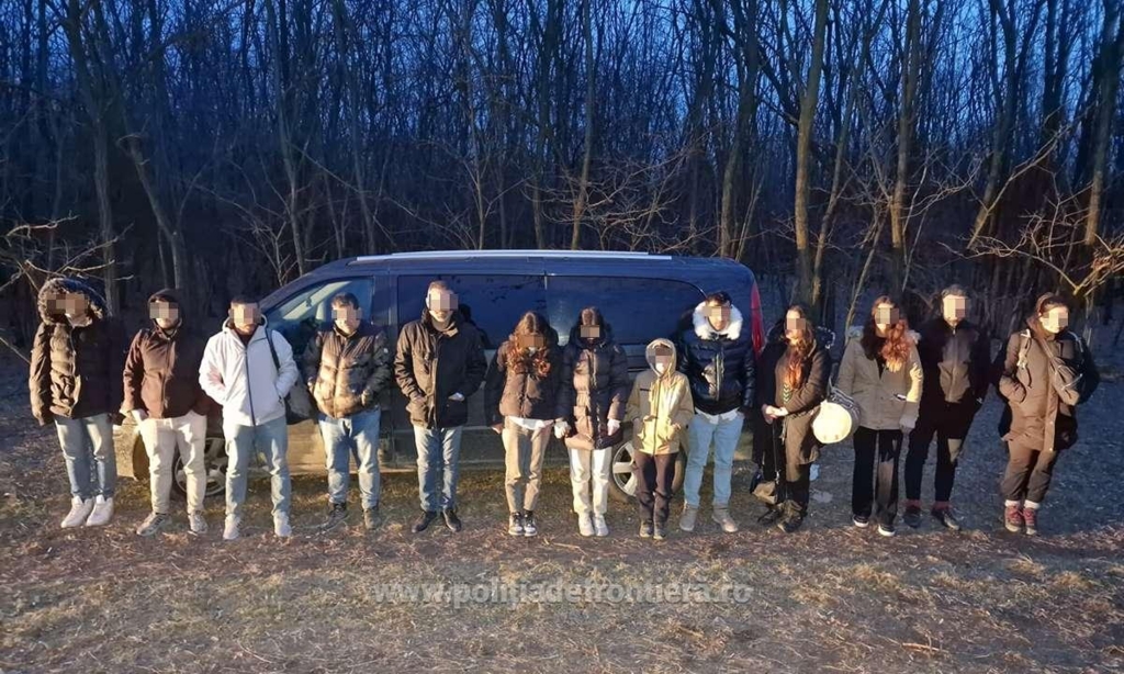 Ucraineni prinși cu focuri de armă la granița României cu Ungaria în timp ce traficau imigranți
