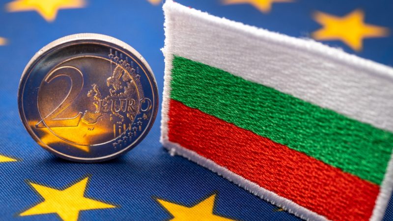 Bulgaria se desprinde decisiv de România, trece la moneda euro