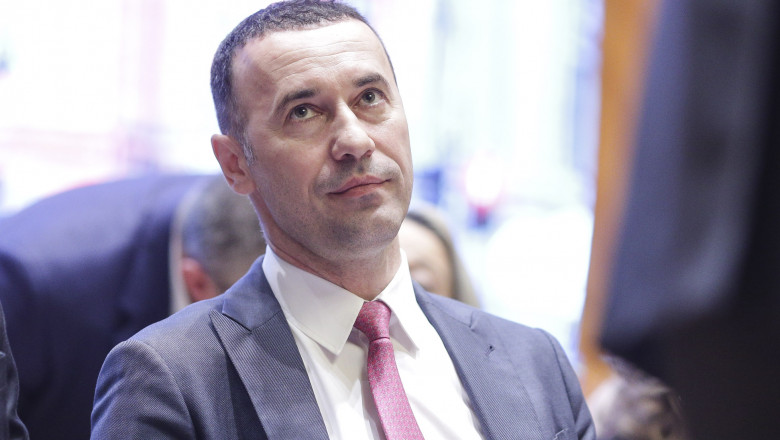 Un pas controversat în politică – Iulian Dumitrescu candidează din nou pentru șefia CJ Prahova