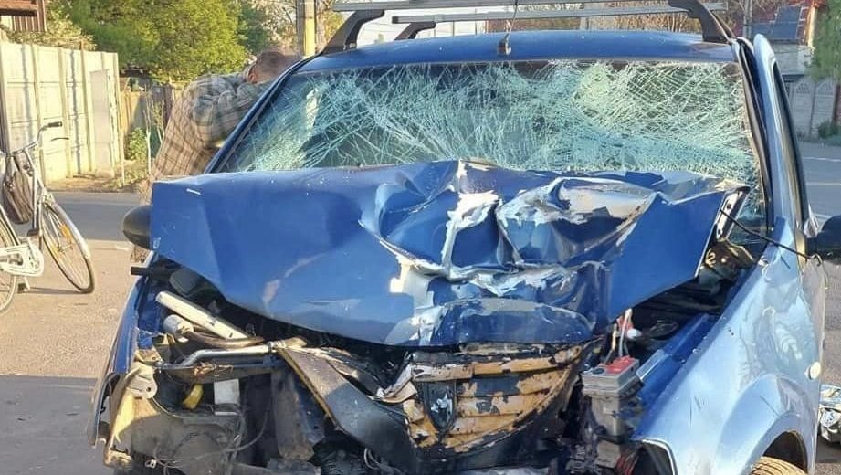 Tragedie în Teleorman –  Un șofer își sfârșește viața într-un stâlp după o urmărire cu poliția