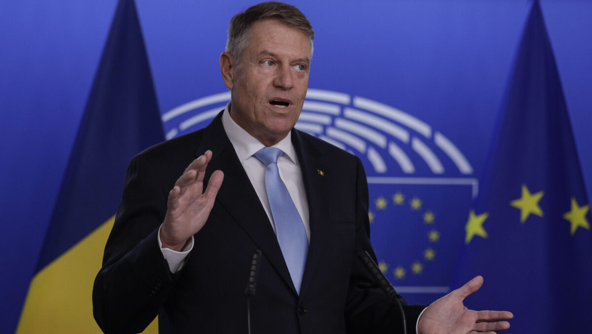 Vizita prezidențială în context politic intern tensionat