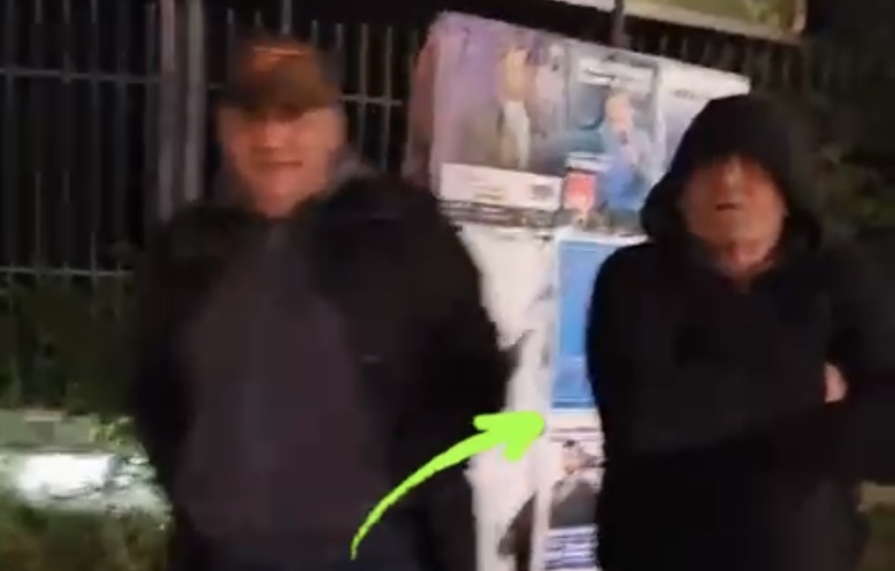 Cine distruge afișele în Voluntari și Pipera? Cine sunt indivizii prinși în FLAGRANT?! 