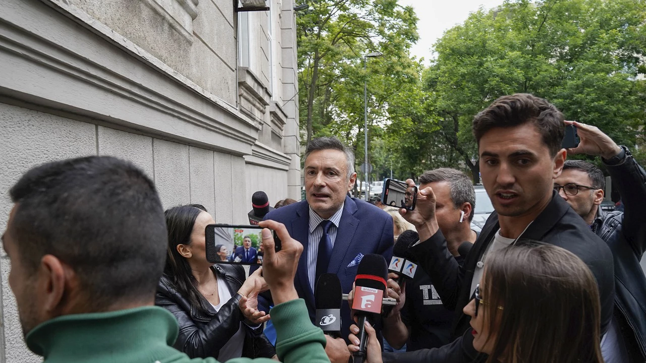 DNA a încolonat capii statului paralel