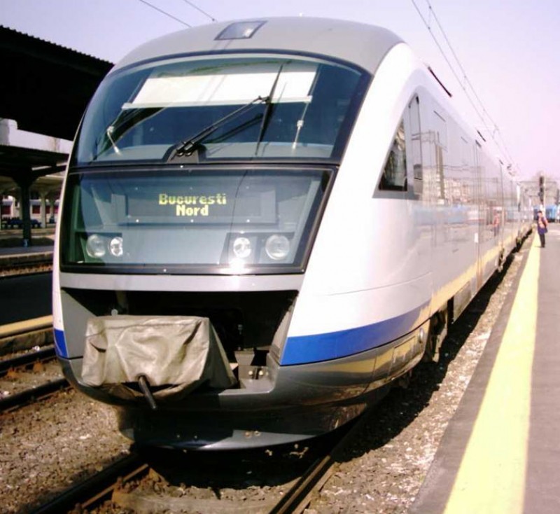 CFR Călători: Întârzieri pentru două trenuri, în urma întreruperii circulaţiei feroviare între staţiile Merişor şi Crivadia