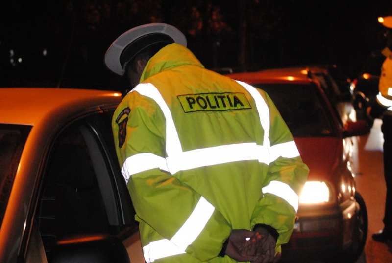 Aproape de comă alcoolică, la volan. Un bărbat din Iași a fost prins cu o alcoolemie de 4 la mie