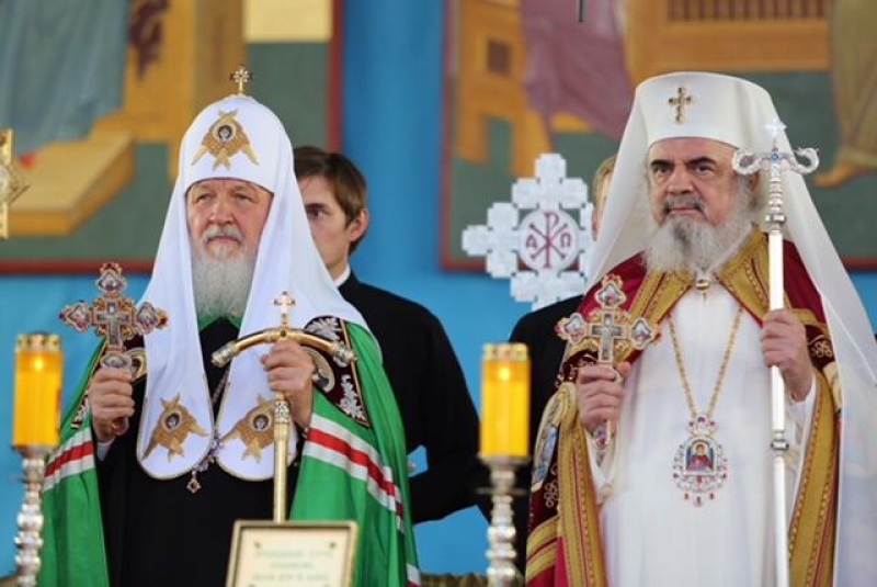Patriarhul Rusiei i-a scris urgent Patriarhului Daniel: Scrisoarea îi vizează pe cei 500.000 de români din Ucraina, papa Francisc a aflat și el