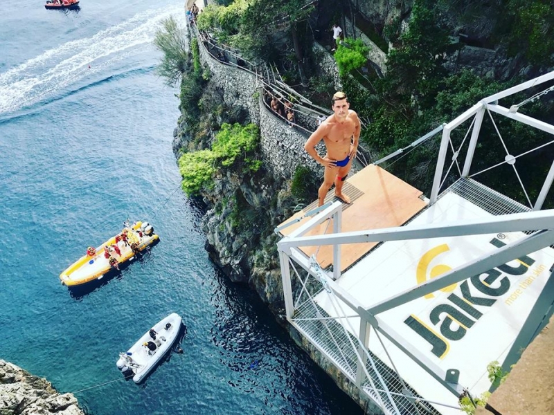 Constantin Popovici, medaliat cu argint la Montreal, în circuitul mondial Red Bull Cliff Diving