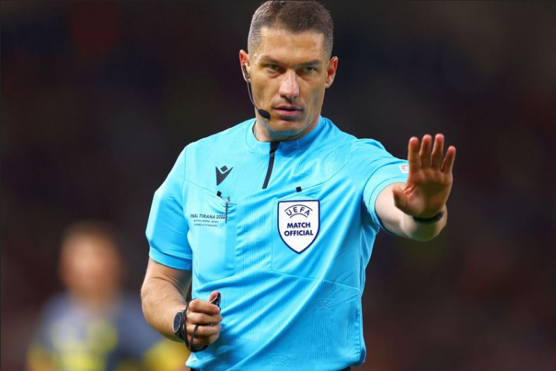 Istvan Kovacs arbitrează meciul Universitatea Craiova – Rapid, din Superligă