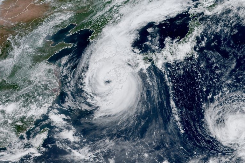 Transporturile din Japonia, grav perturbate de ploile puternice înainte de sosirea taifunului