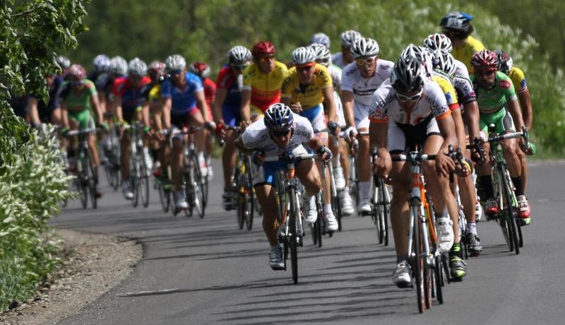 Australianul Kaden Groves, învingător în etapa a 2-a a Turului Spaniei; van Aert, lider la general