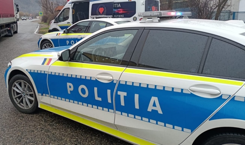 Bărbat arestat preventiv după ce a ameninţat trei poliţişti/ El a fost prins după o urmărire în trafic