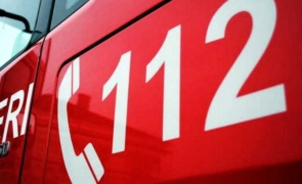 Accident grav pe un drum din Harghita, după impactul dintre o mașină și un camion: un bărbat și-a pierdut viața