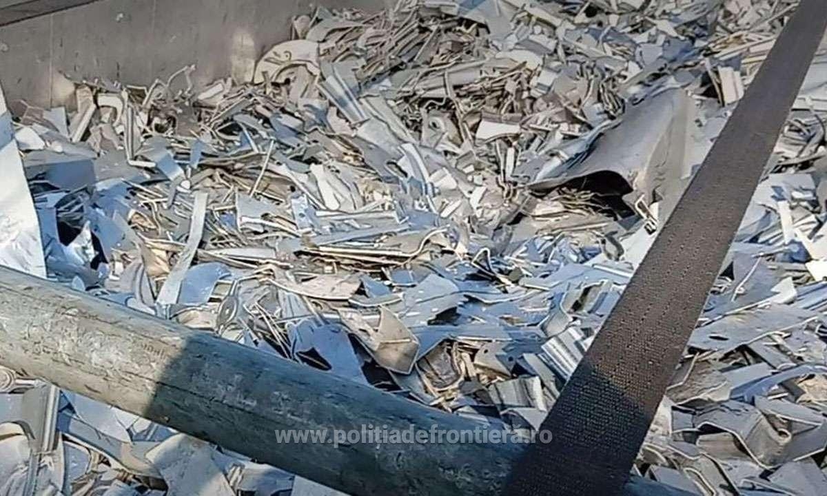Cantitatea de deşeuri descoperite de poliţiştii de frontieră la intrarea în ţară s-a dublat, în primele şapte luni ale acestui an, faţă de perioada similară