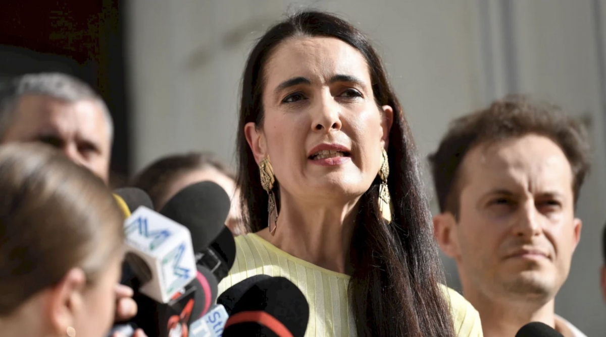 Clotilde Armand sesizează ANI – Primărița îl acuză pe șeful AEP că și-a majorat salariul, gest pe care l-a făcut și ea