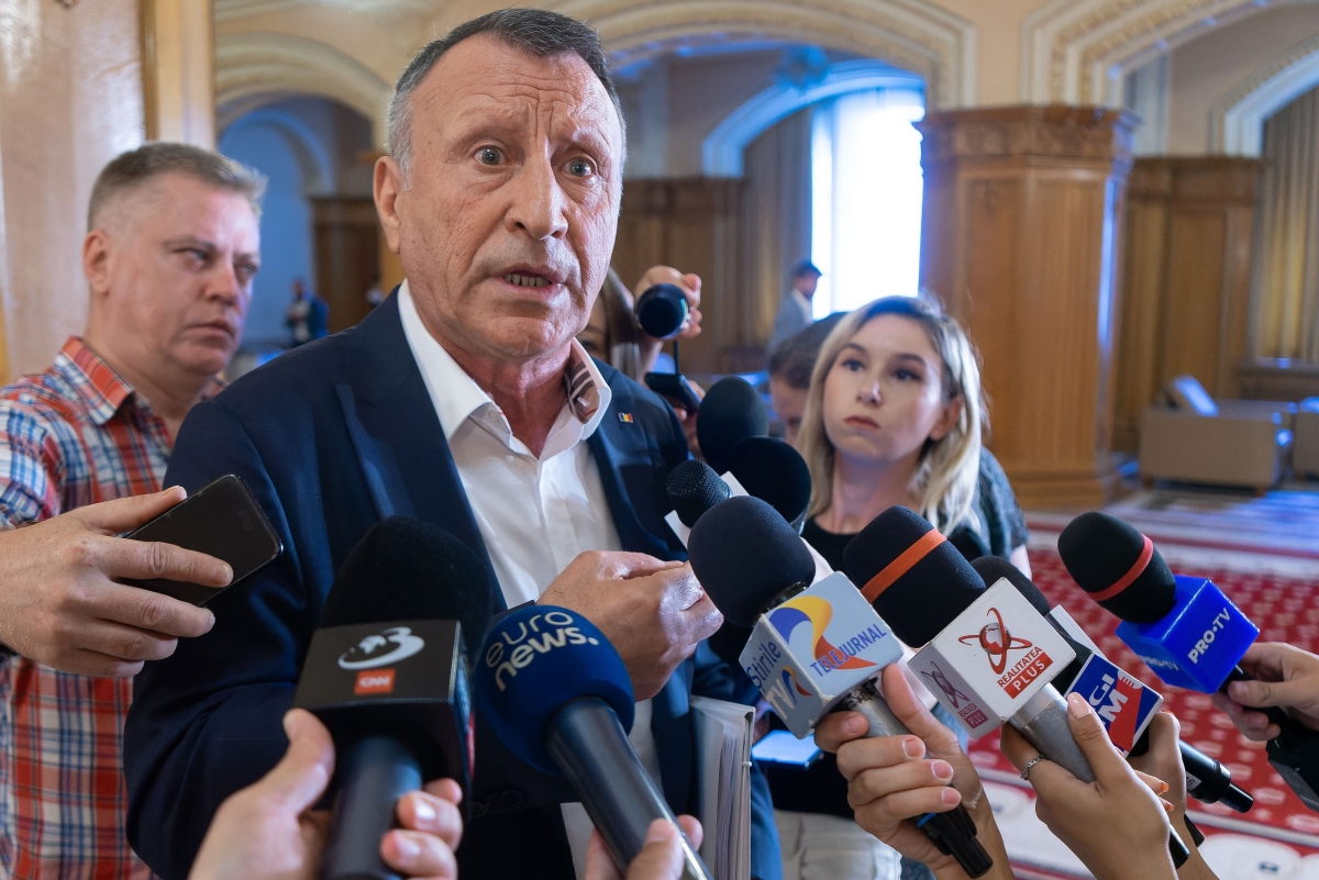 Scandalul pe pensii continuă! Paul Stănescu îi avertizează pe colegii liberali și îi atacă pe cei de la USR: 'Le atrag atenţia că este o strategie greşită'