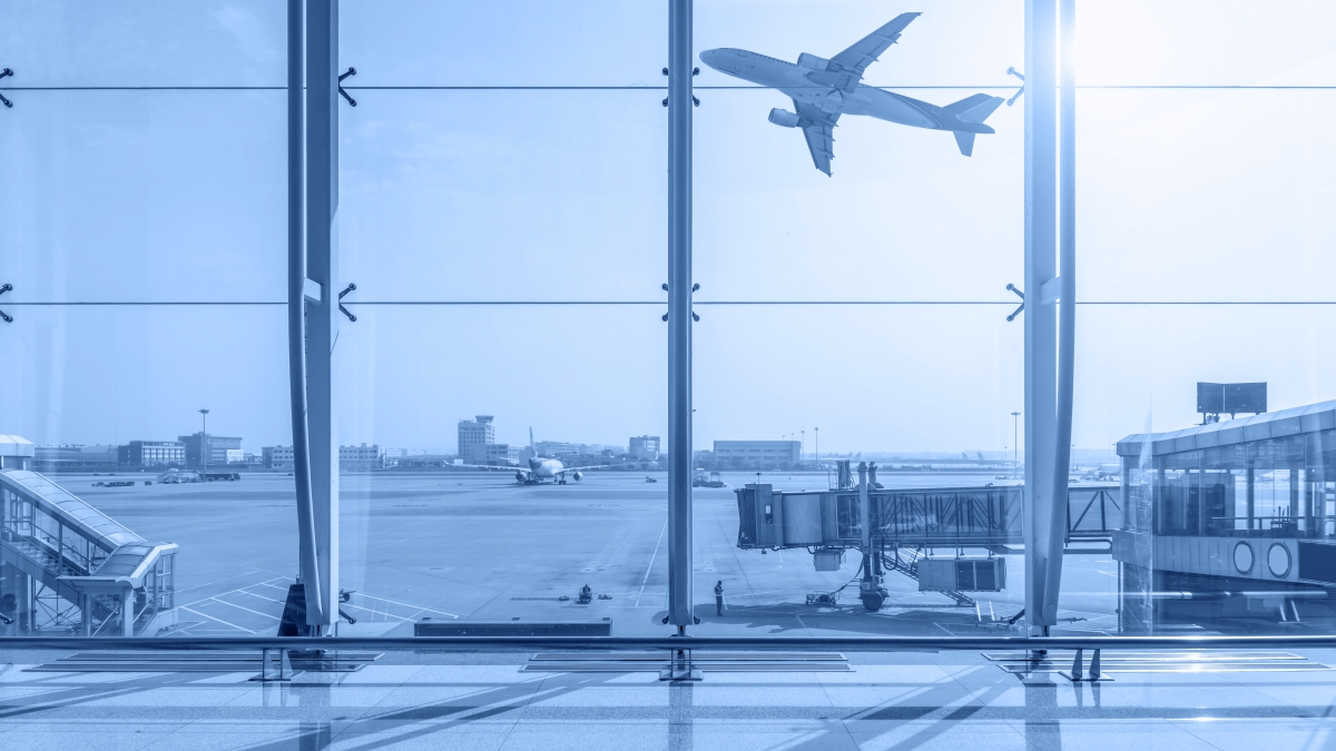 o femeie a fost dată jos din avion din cauza fițelor