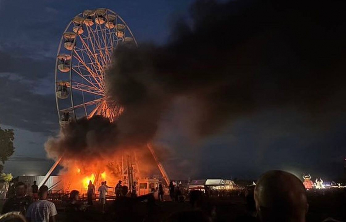 O roată Ferris a luat foc și a făcut prăpăd în jurul ei. A provocat zeci de victime