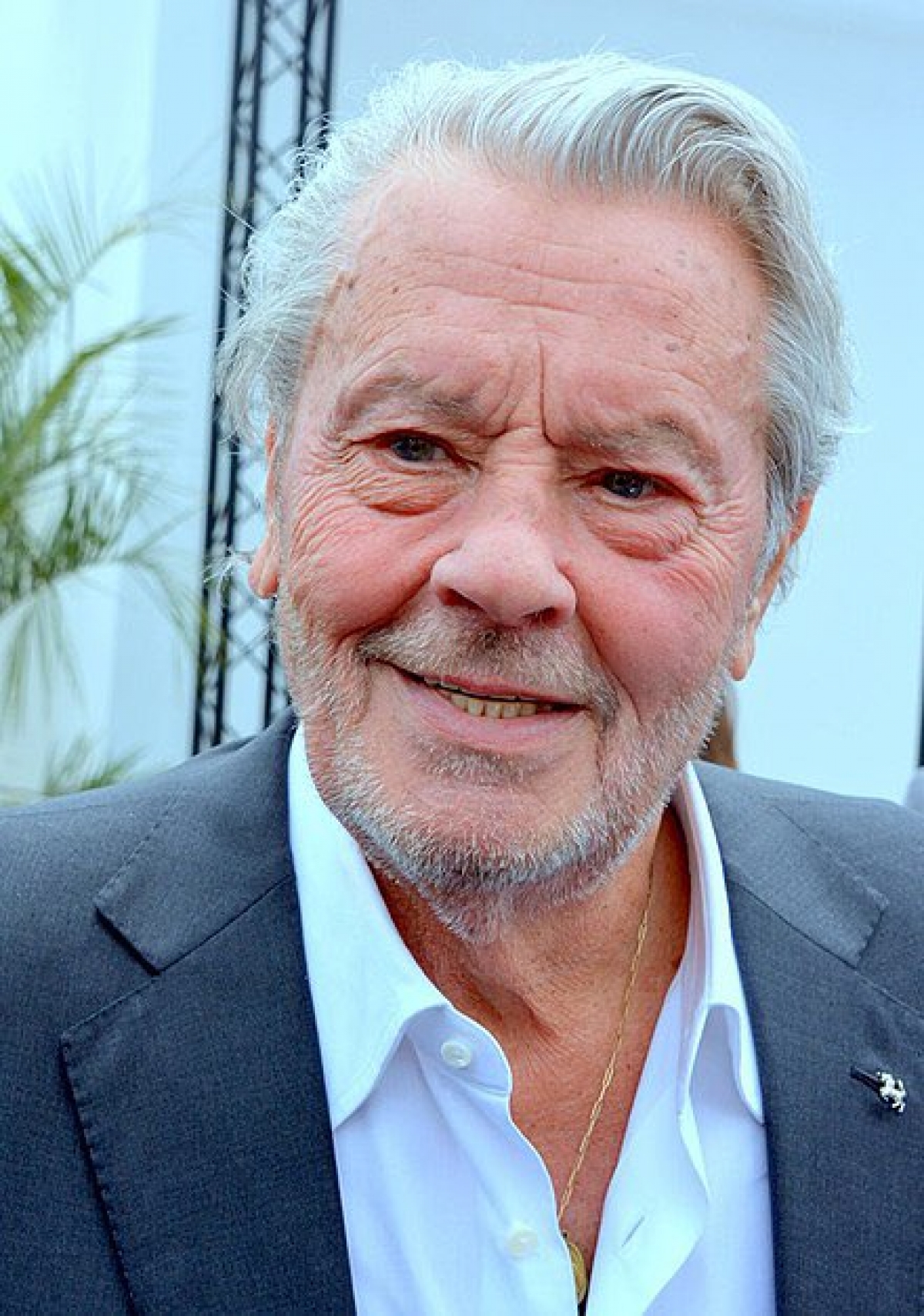 BREAKING A murit marele actor Alain Delon