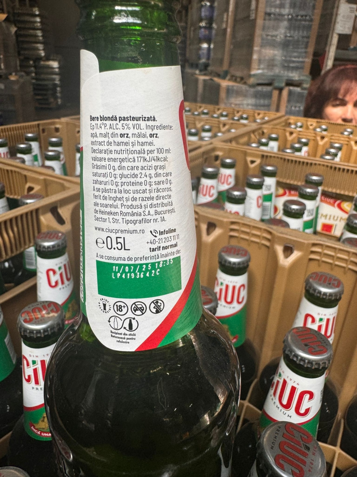 Sticle cu capacul ruginit, direct din fabrică