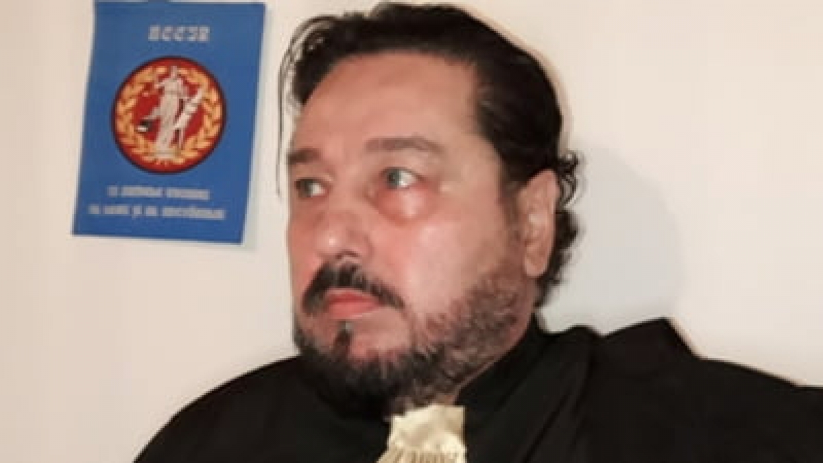 Avocatul care și-a terorizat iubita până s-a aruncat de la etajul 15 a plecat din țară chiar înainte de condamnare