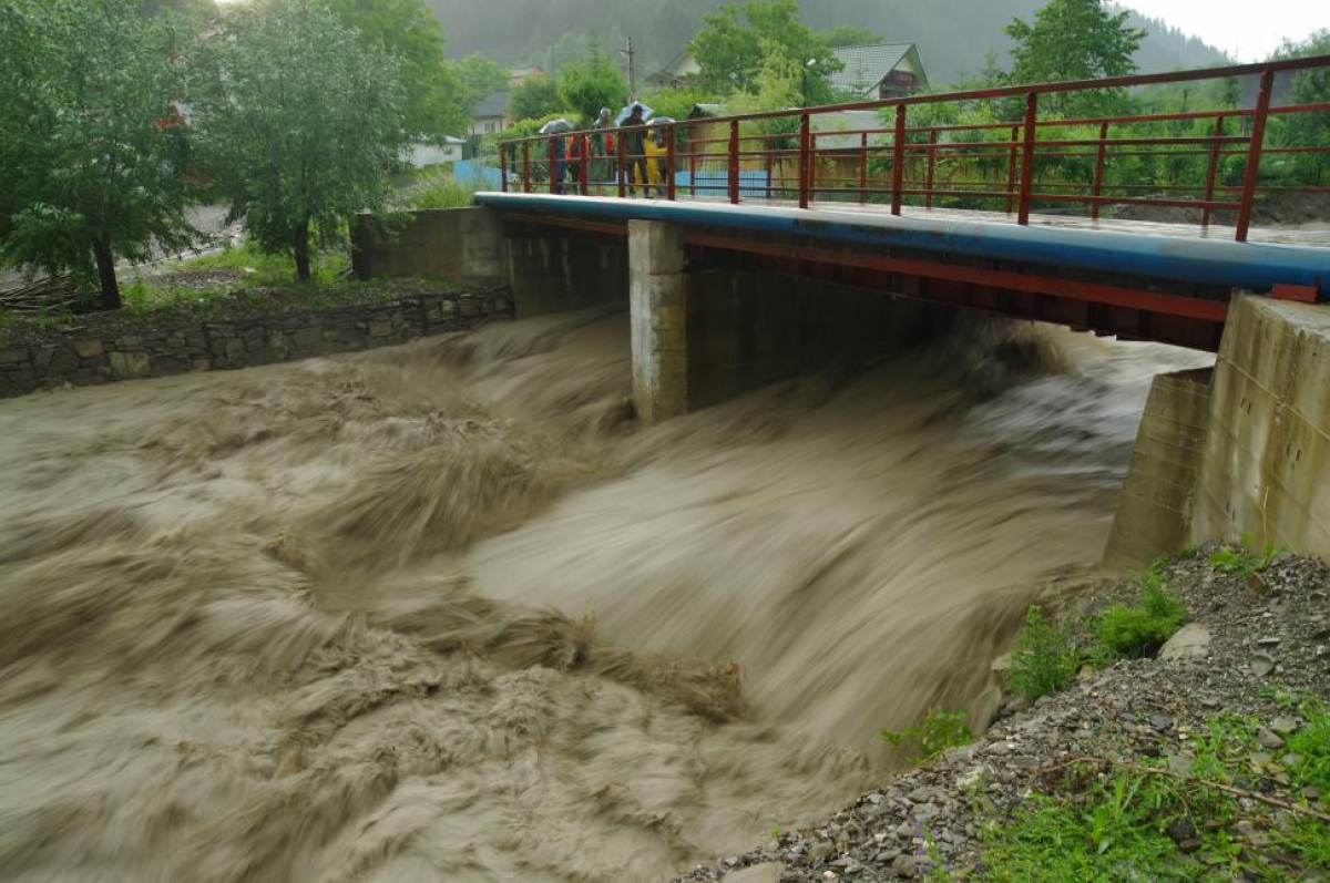 Avertizare cod galben de inundații pe mai multe râuri din România: Torenți și viituri rapide