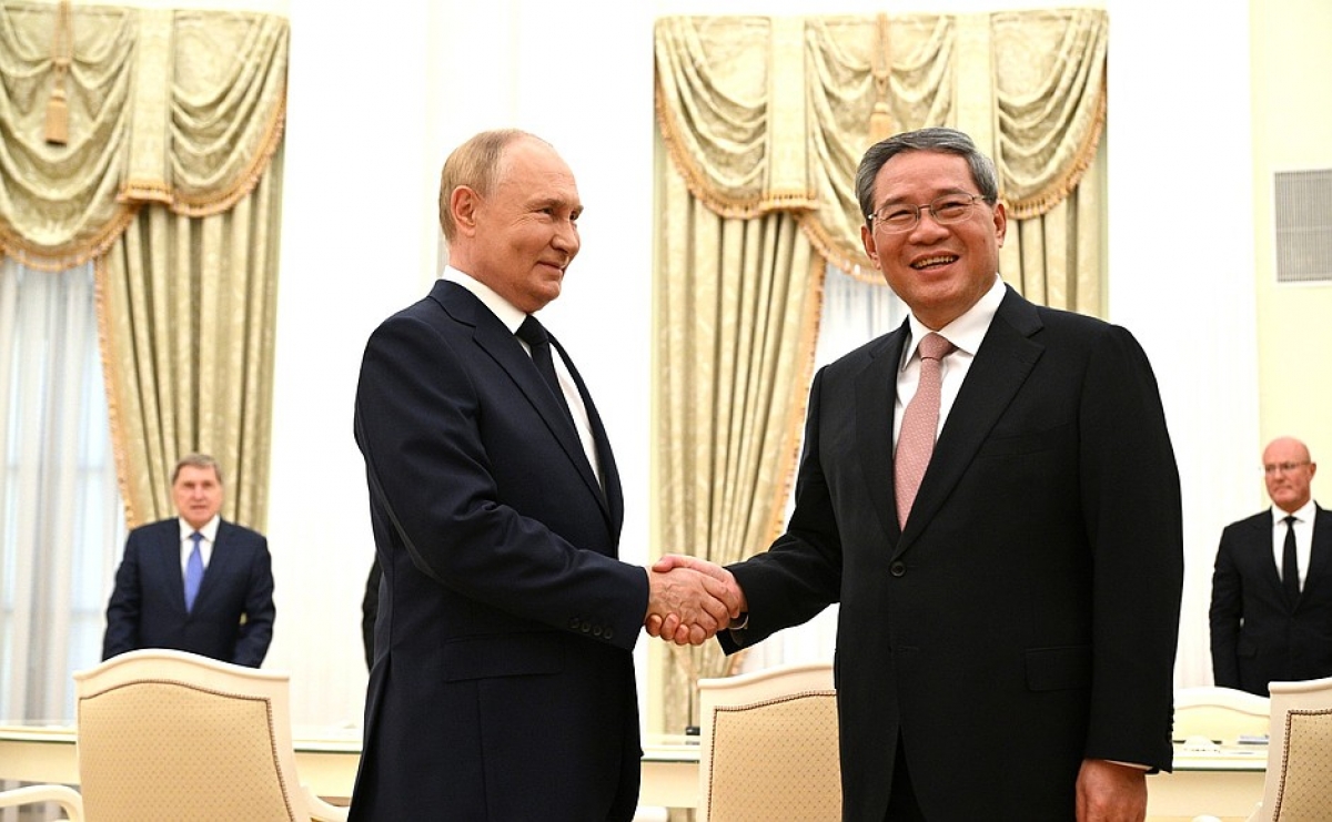 De ce ar fi vizitat premierul chinez Rusia? Miza e una mult mai largă