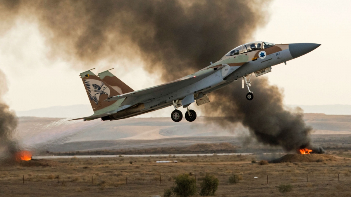 Statele Unite își exprimă îngrijorarea în legătură cu ultimele atacuri desfășurate de Israel împotriva grupării Hezbollah. Tensiunile din regiune au crescut semnificativ, iar Washingtonul subliniază importanța unei soluții pașnice pentru a evita escaladarea conflictului. Oficialii americani fac apel la toate părțile implicate să manifeste reținere și să se abțină de la acțiuni care ar putea agrava situația. În acest context, se menționează că sprijinul pentru Israel rămâne ferm, însă este esențial ca toate acțiunile să fie coordonate în direcția păcii și stabilității în Orientul Mijlociu. De asemenea, Statele Unite colaborează cu aliații lor pentru a monitoriza situația și a găsi o soluție în interesul tuturor părților afectate.