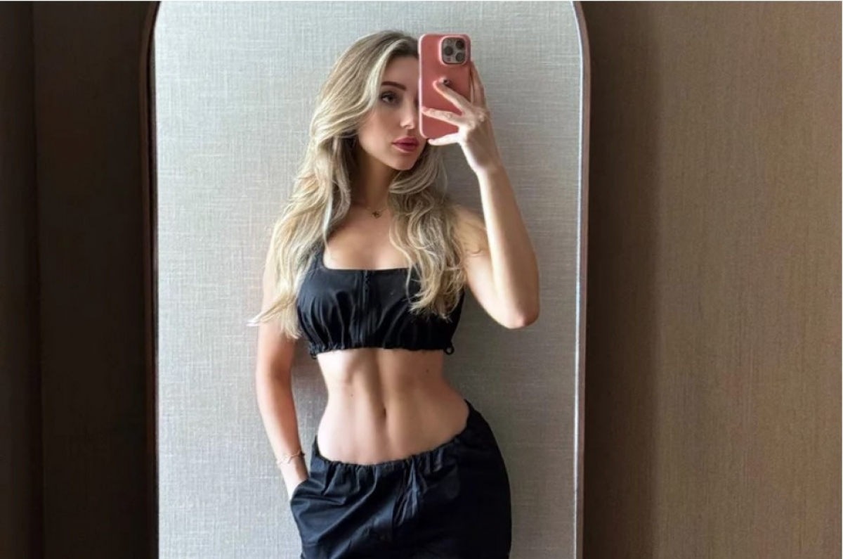 FOTO Misterioasa blondină care îl însoțea pe șeful Telegram. A dispărut și ea, după reținerea lui Pavel Durov