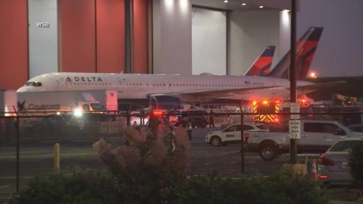 Explozie la un centru de mentenanță al Delta Air Lines: Ce ar fi declanșat tragedia