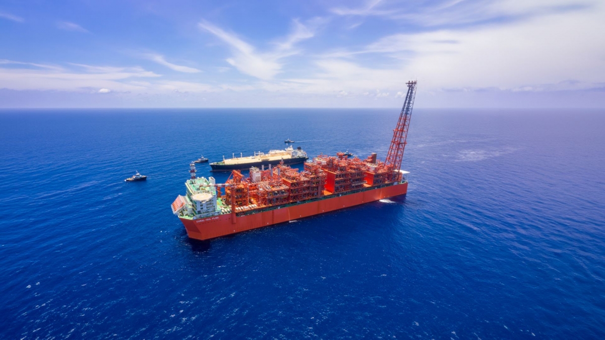 Coral Sul FLNG ajunge la o producție GNL de 5 milioane tone în largul Mozambicului