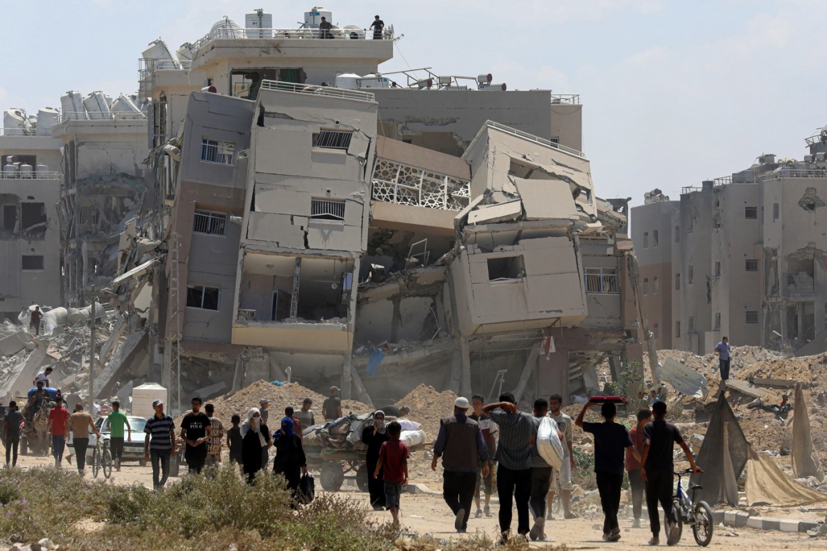Un blogger cunoscut pentru reportajele din Gaza a murit în timpul unui bombardament