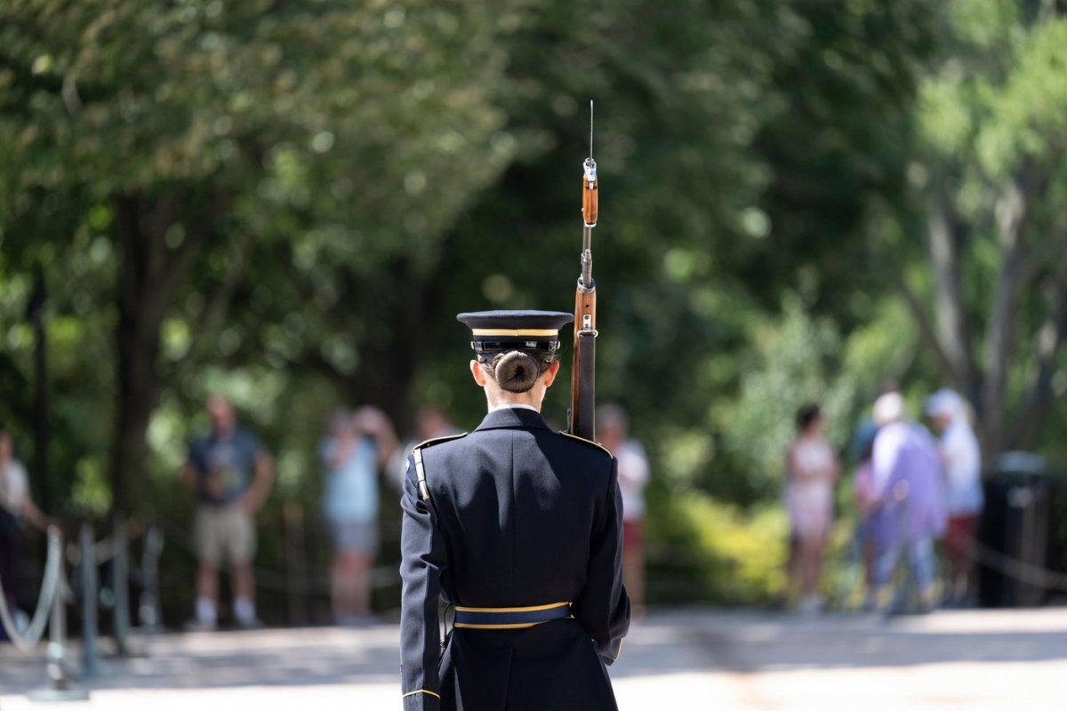 Armata critică echipa lui Trump pentru altercaţia de la Cimitirul Arlington