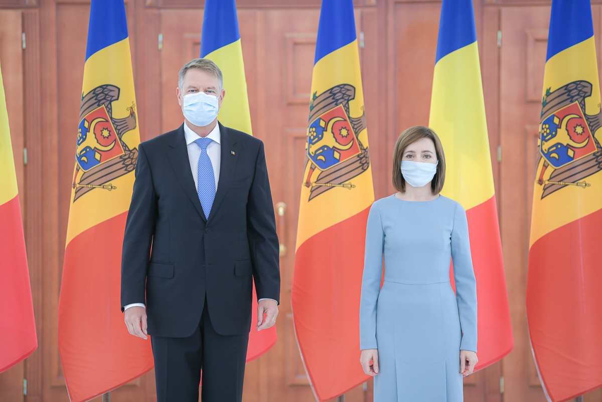 Klaus Iohannis merge la Chișinău, la cinci zile după ce Maia Sandu a anunțat că are COVID