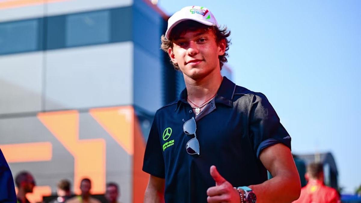 Kimi Antonelli îi ia locul lui Lewis Hamilton şi va pilota pentru Mercedes în 2025