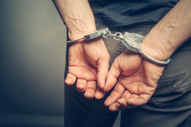 Urmărit internaţional condamnat pentru tentativă de furt calificat, furt calificat şi distrugere, adus în ţară din Italia