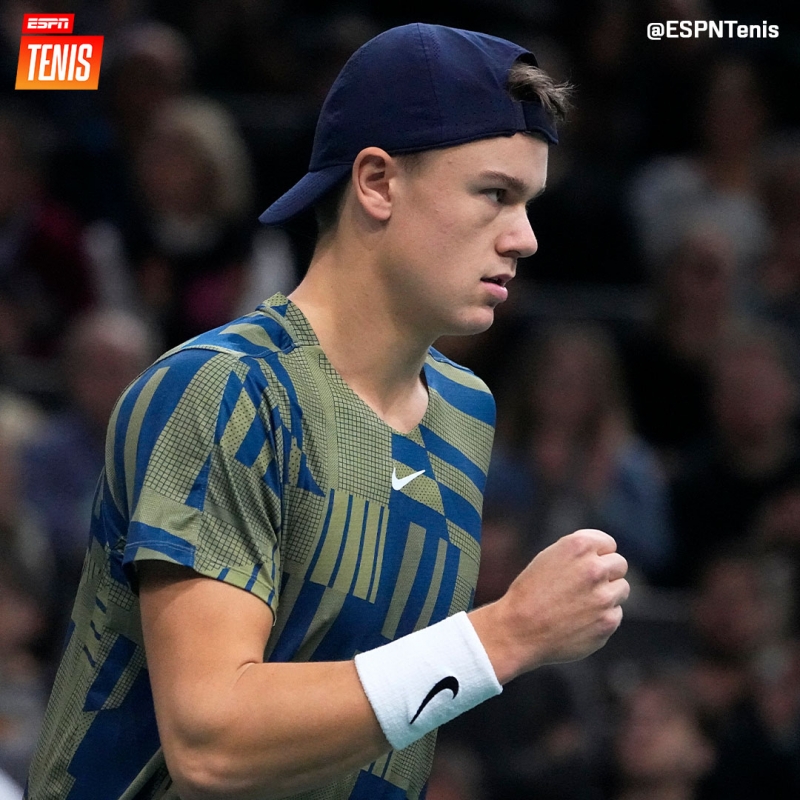 Holger Rune trece cu brio în semifinale la Tokyo (ATP)