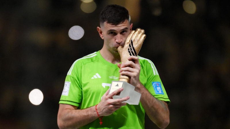 Portarul argentinian Emiliano Martinez, sancționat cu două meciuri de către FIFA pentru comportament necorespunzător