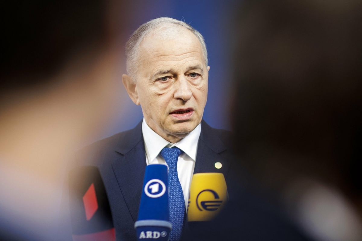 Efectul domino al intrării lui Mircea Geoană în politică reverberează în dreapta
