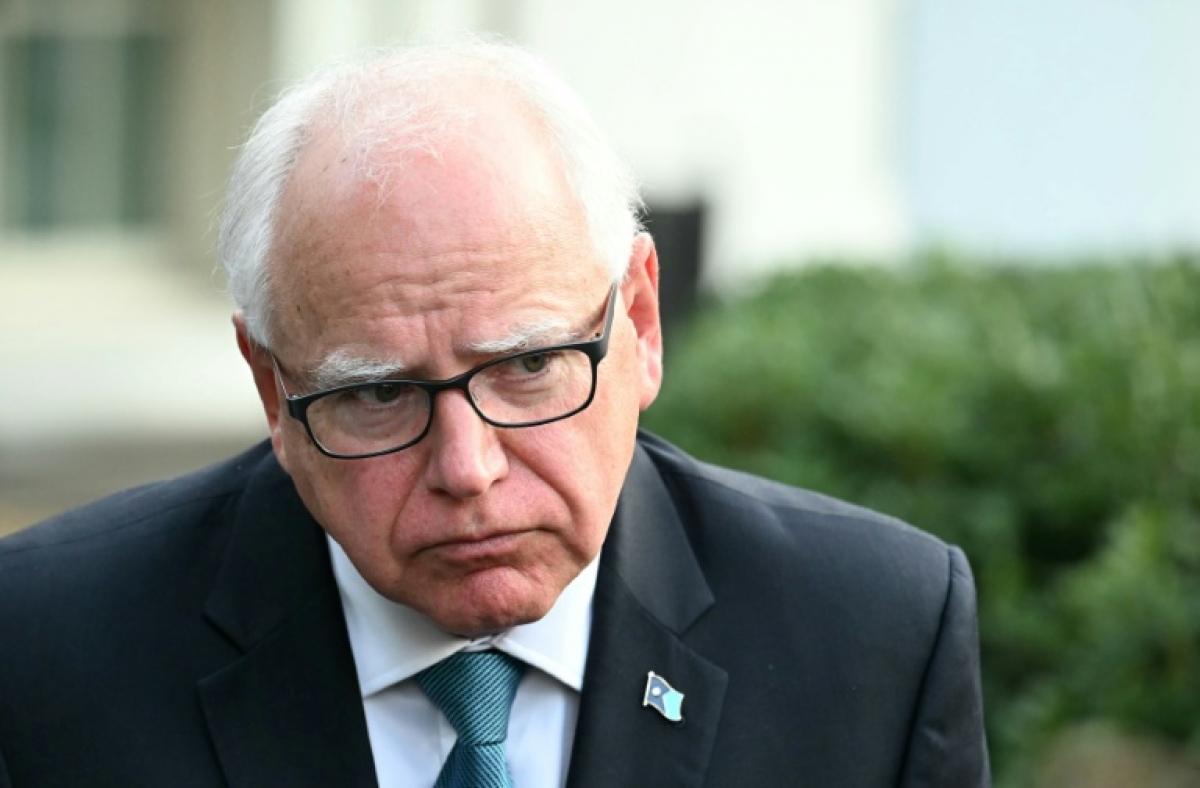 VIDEO FOTO Convoiul lui Tim Walz, implicat într-un accident rutier. Care este starea partenerului de cursă al Kamalei Harris