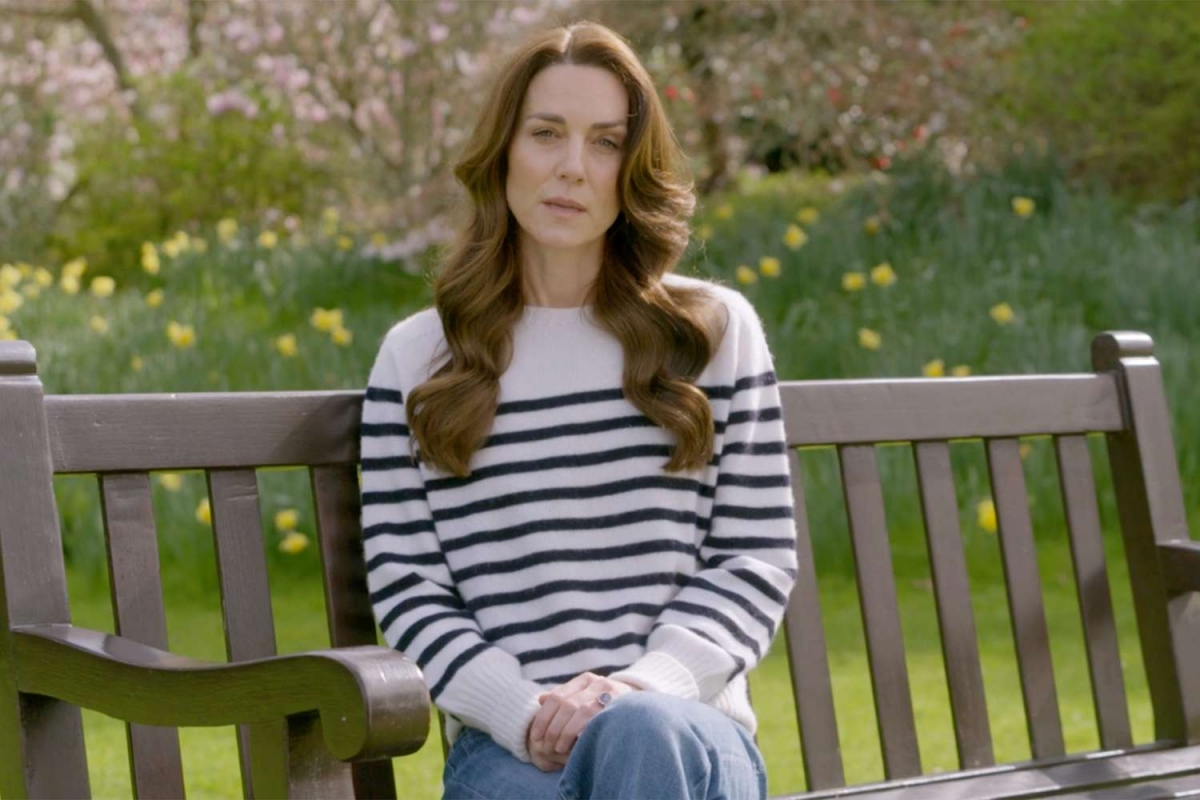 Kate Middleton, prinţesa de Wales, revine la îndatoririle sale oficiale după finalizarea tratamentelor de chimioterapie.