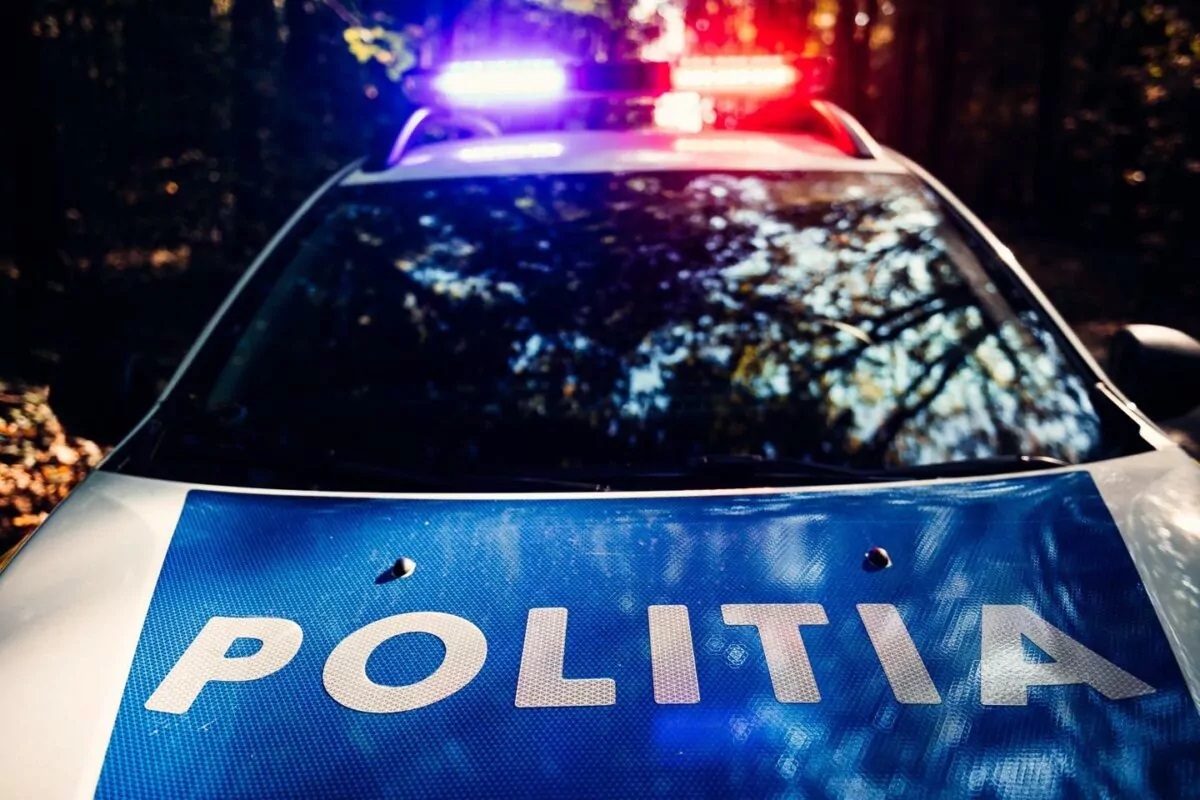 Bărbat reținut după ce a dat foc unui câine. A primit ordin de protecție pentru acte de violență