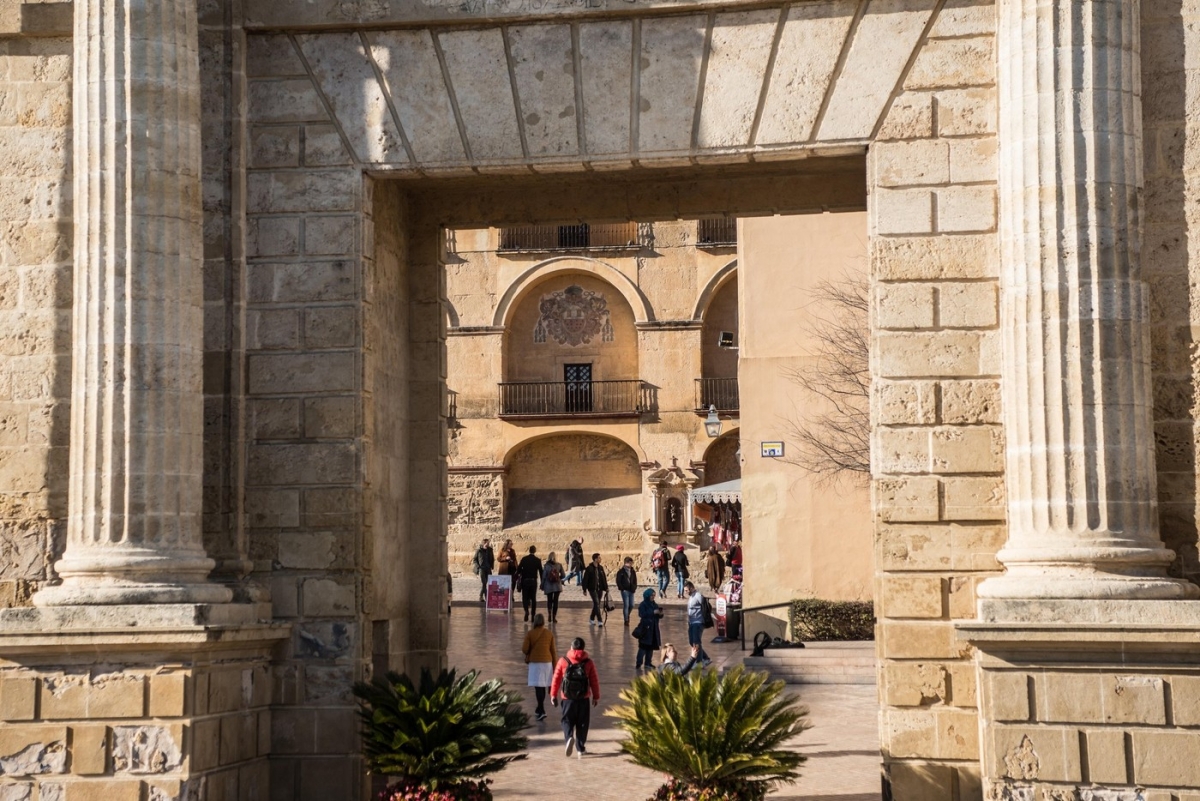Turiştii germani şi britanici au contribuit la creşterea solidă a economiei Spaniei