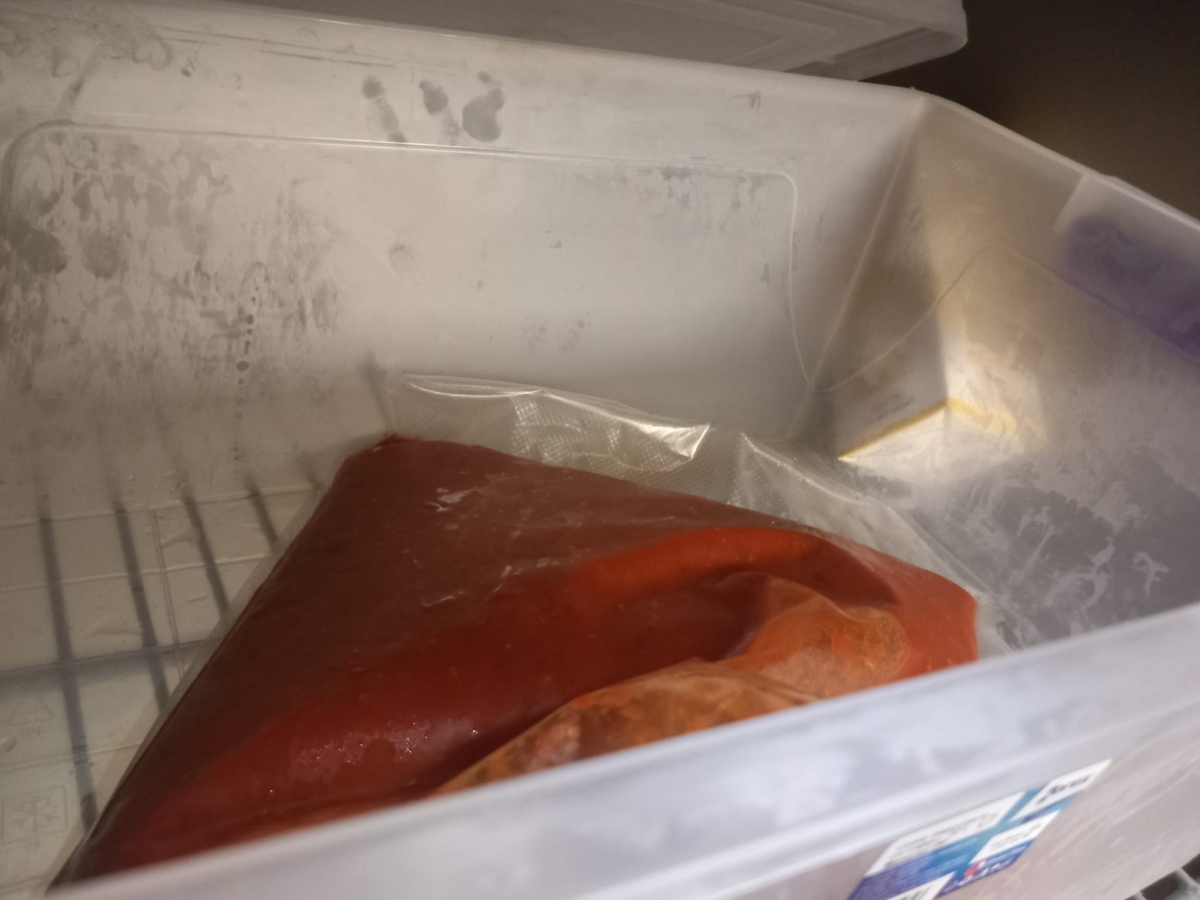 VIDEO Inspectorii ANPC s-au îngrozit când au văzut ce au putut găsi la o pizzerie din București