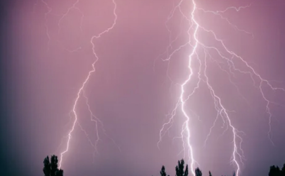 Directorul ANM prezintă alerte meteo severe: România se pregătește pentru ploi torentiale și inundații pe Autostrada Soarelui