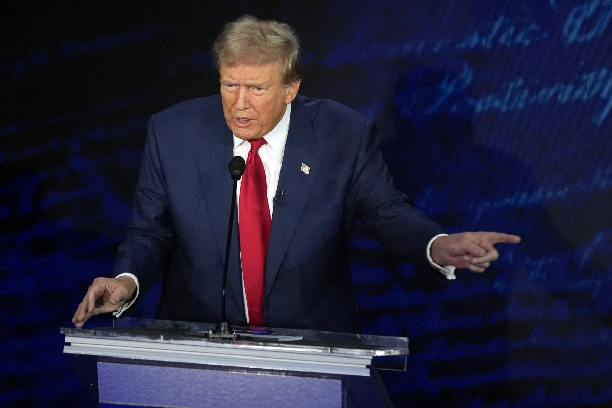 Trump, în pragul unei noi tragedii: focuri de armă în vecinătatea sa