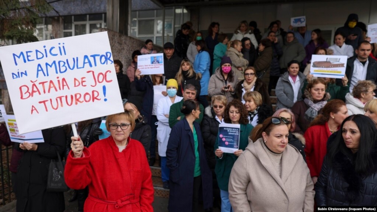Scandalul de la Pantelimon: medicii ies în stradă pentru a-și exprima indignarea