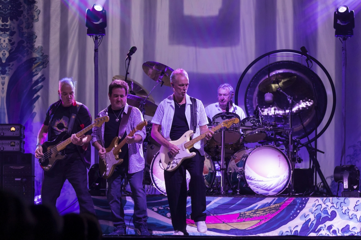Sony Music negociază pentru achiziția drepturilor muzicale Pink Floyd, oferind 500 de milioane de dolari