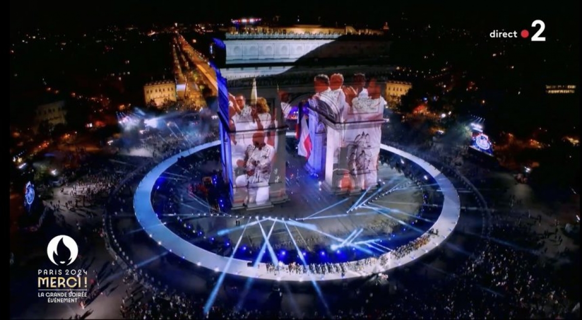 Celebrări de neuitat pe Champs-Elysées: sportivii francezi, onorați și sărbătoriți