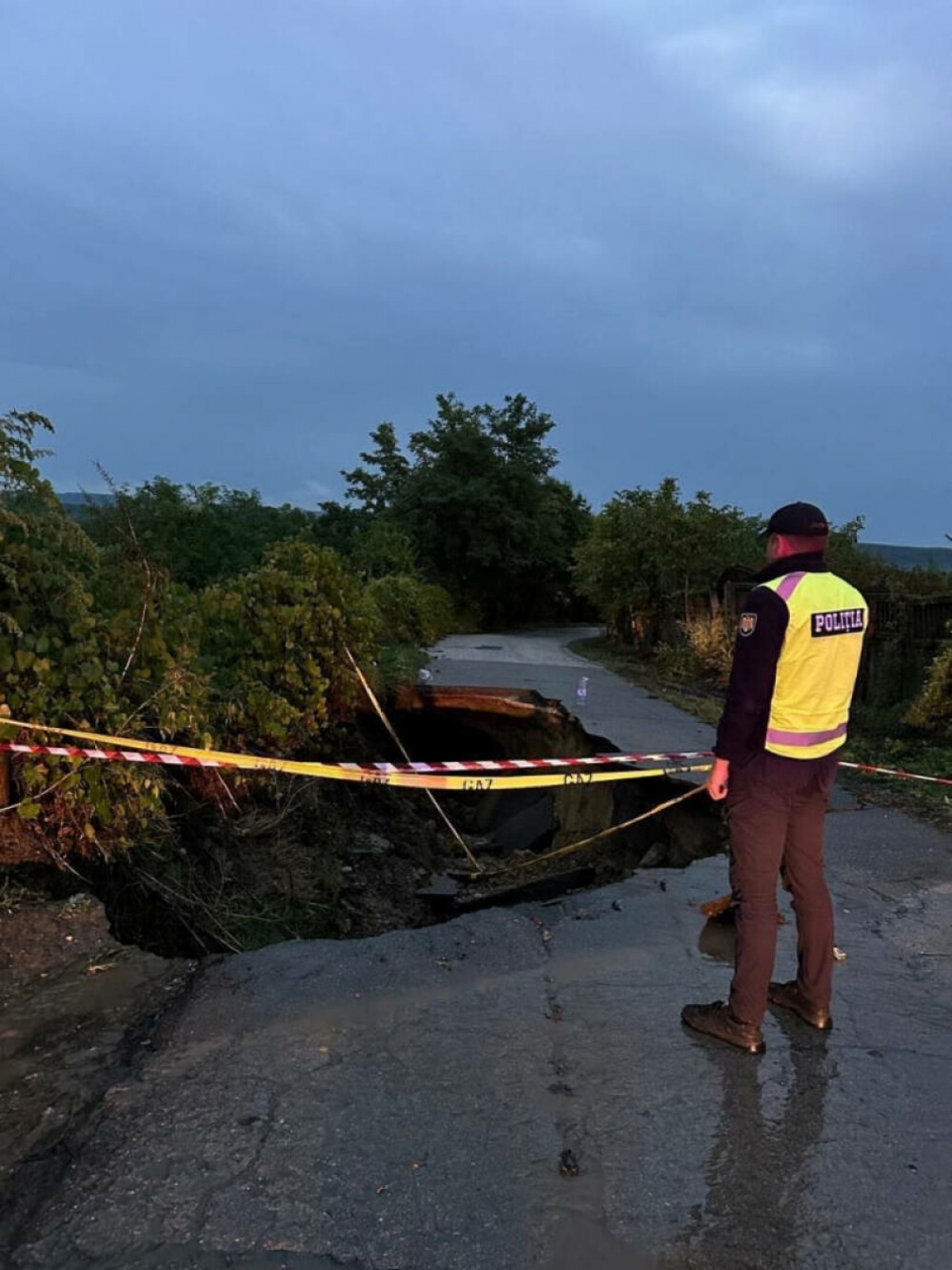 VIDEO Ciclonul Boris devastează din nou. În Republica Moldova, nivelul apei a crescut în unele zone, depășind un metru. A fost activată celula de criză.